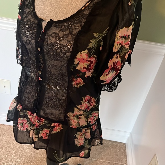 Buffalo brand floral blouse - Picture 2 of 6